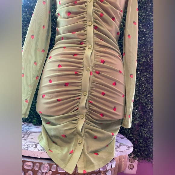 Strawberry print mesh dress - Picture 6 of 10